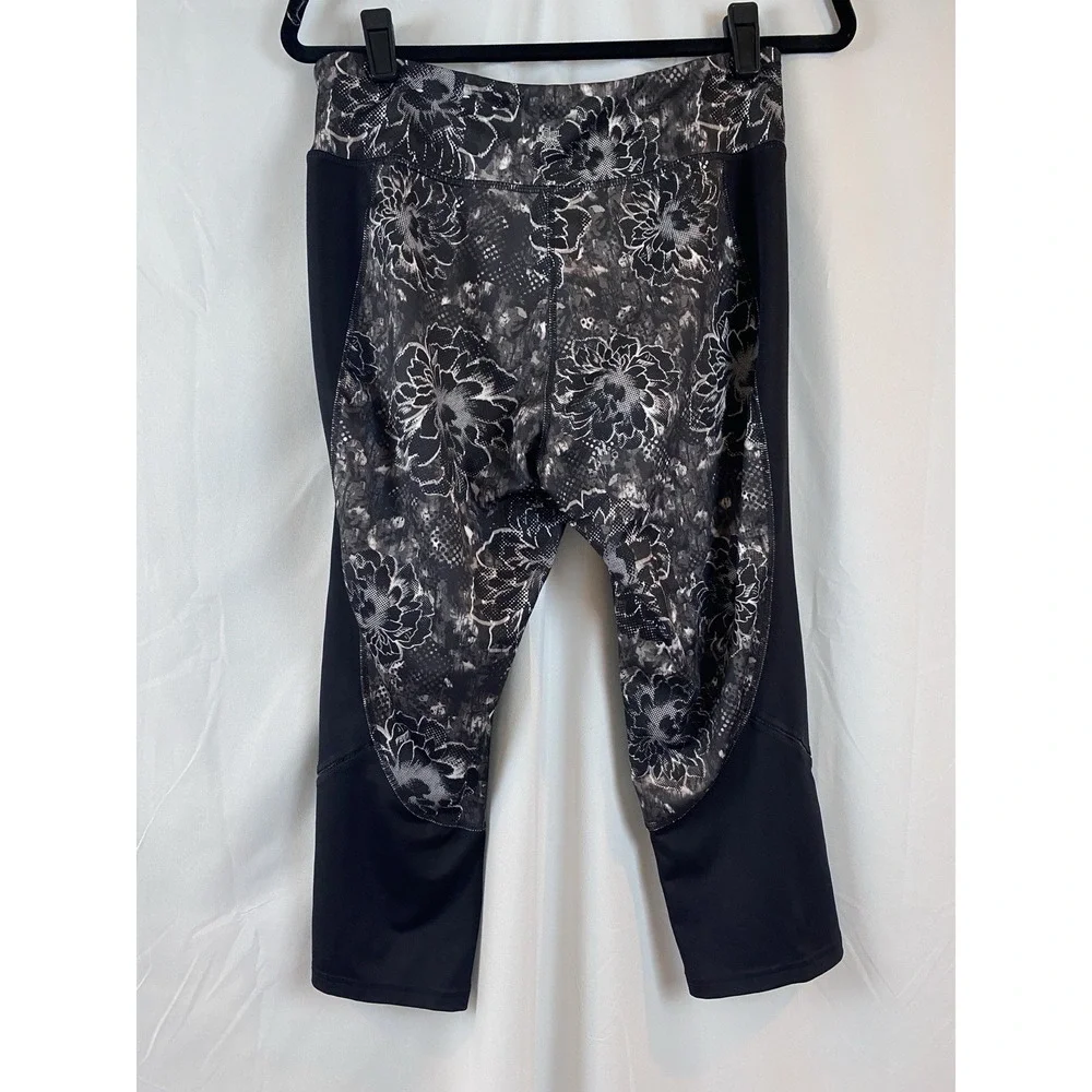 Tek Gear Women's Size‎ Large Black Gray Floral Leggings 21